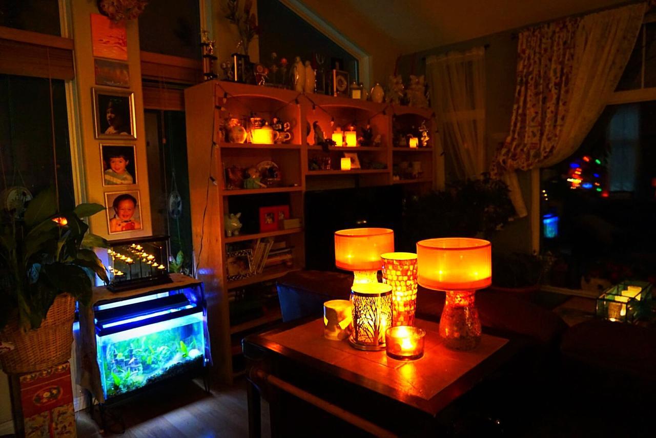 Mabuhay Lakeside Manor Bed & Breakfast Yellowknife Exterior photo